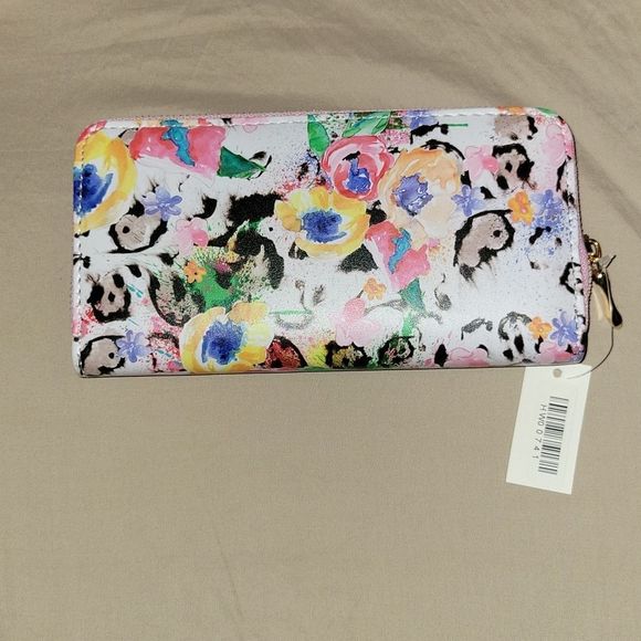 Wallet  - Picture 3 of 4